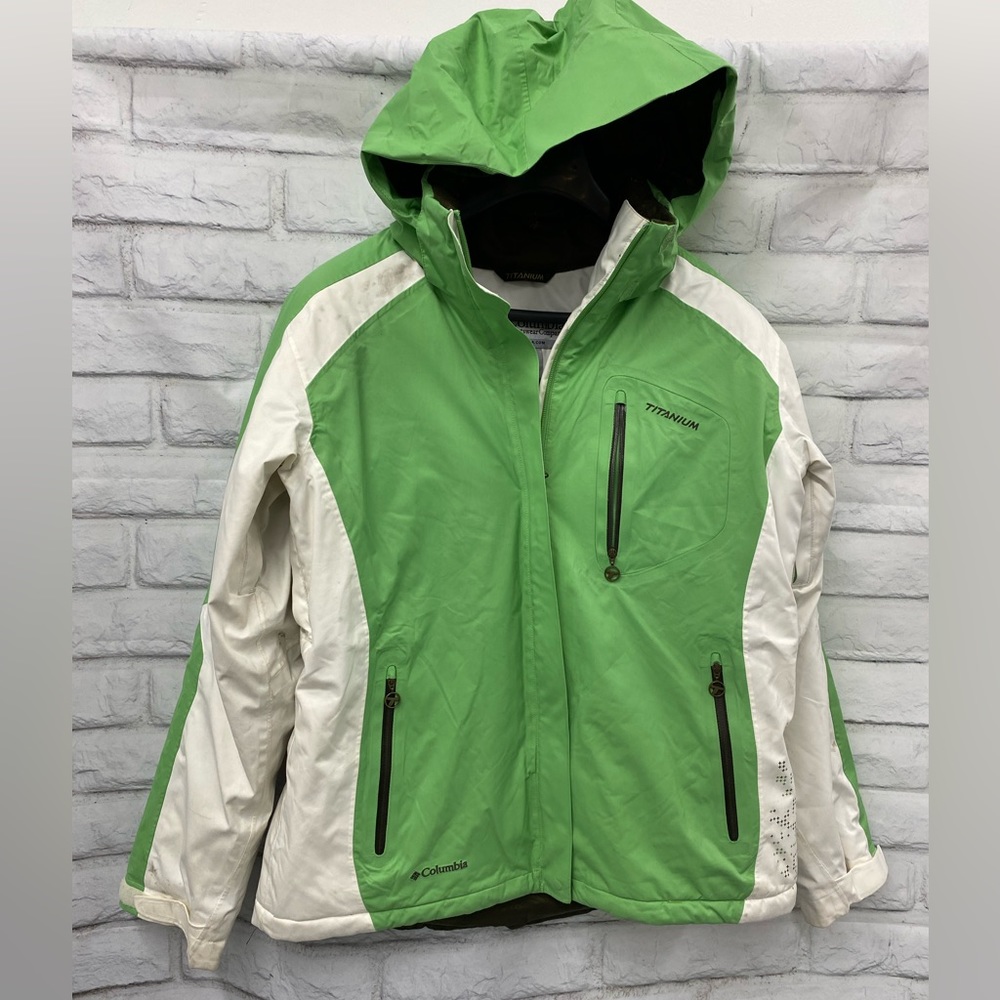 Columbia Titanium SkiJacket and Snowboard Jacket Medium Waterproof